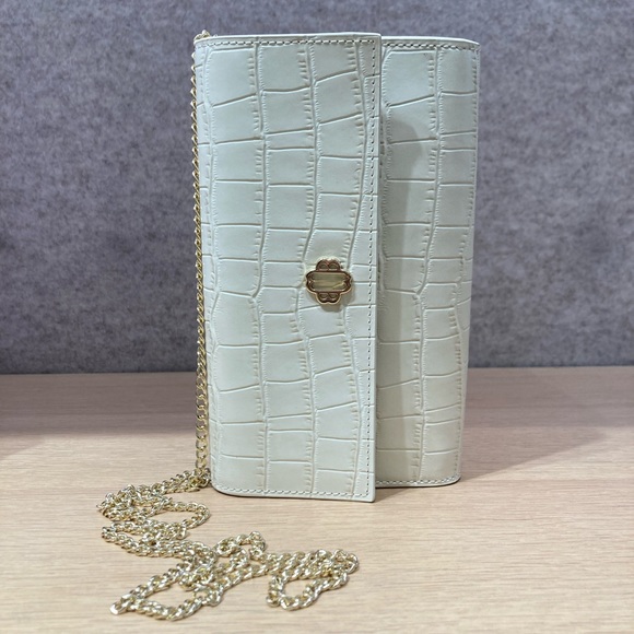 MAJE VANILLA COLOUR CROCODILE-EFFECT EMBOSSED LEATHER CLUTCH / WALLET WITH CHAIN - Picture 4 of 7